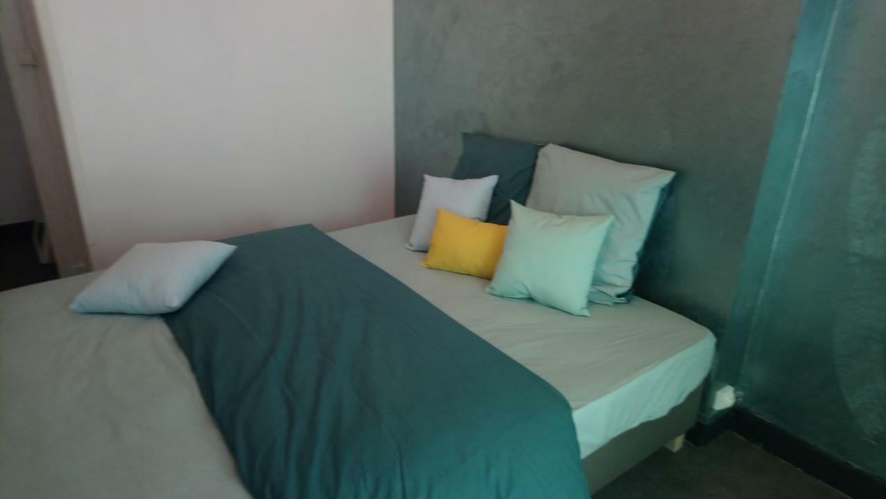 Agreable Appartement Proche Gare Libourne Exterior photo